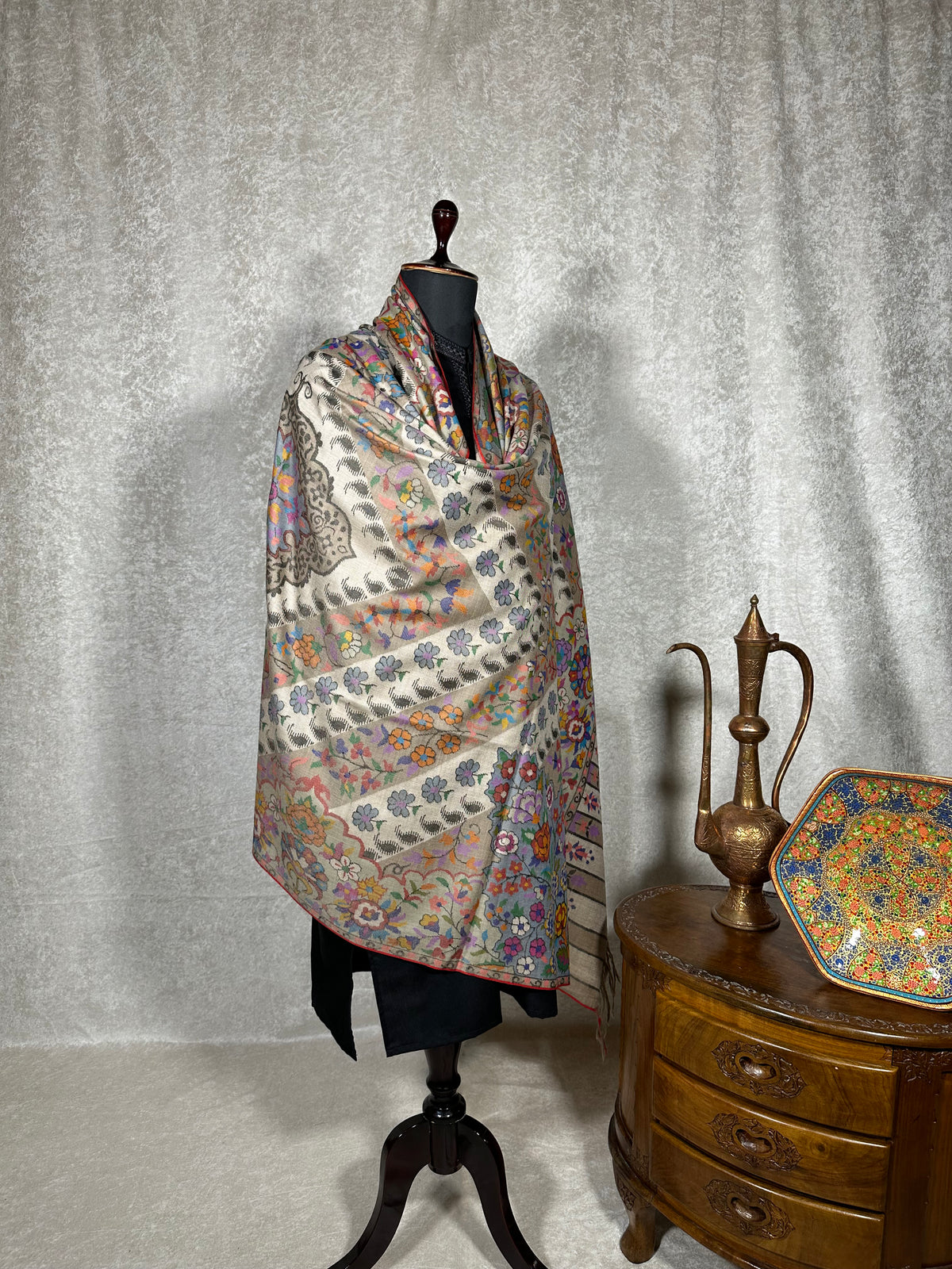 Pashmina Women's Handloom Kani Shawl
