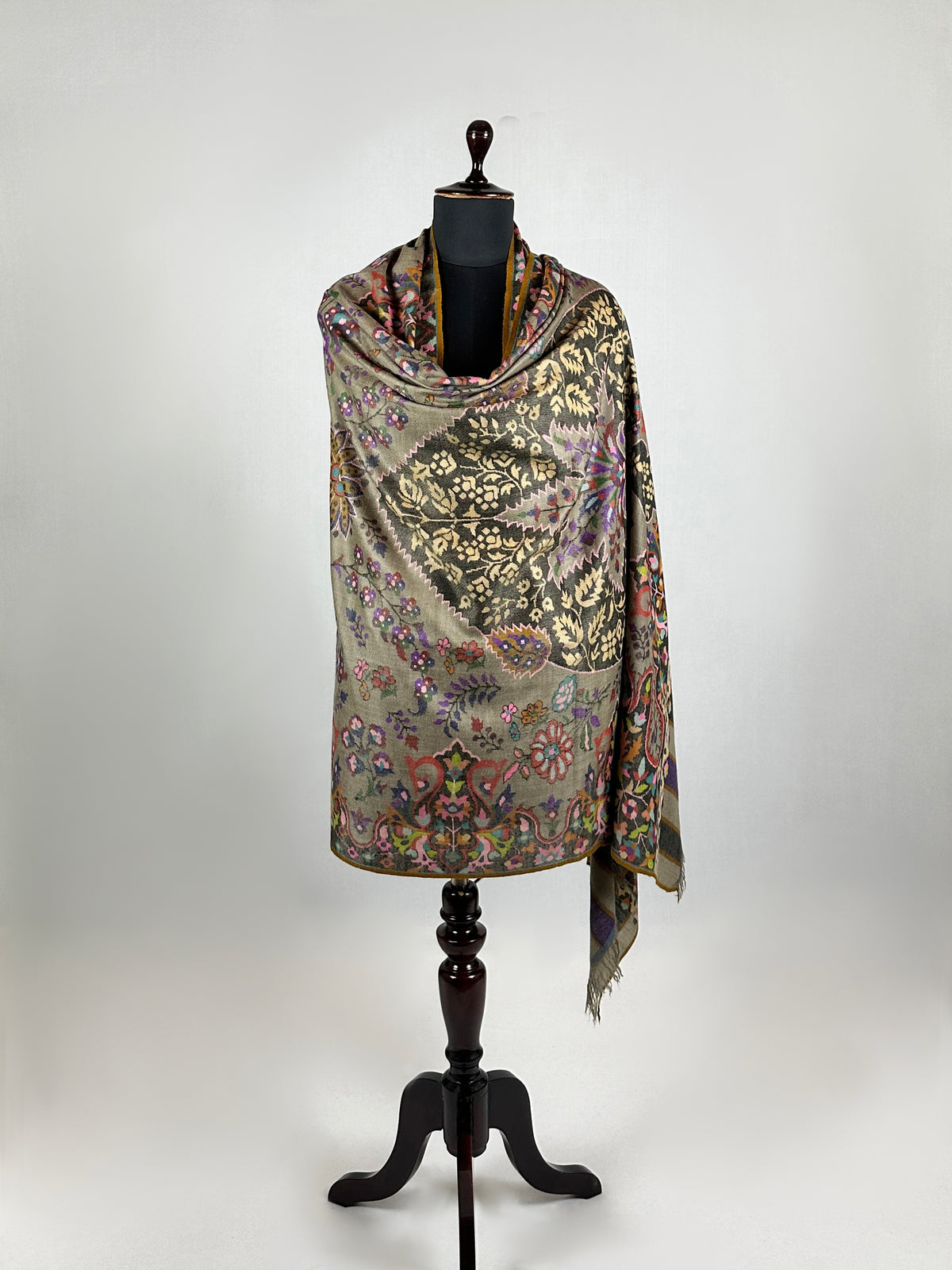 Women's Handloom Kani Shawl