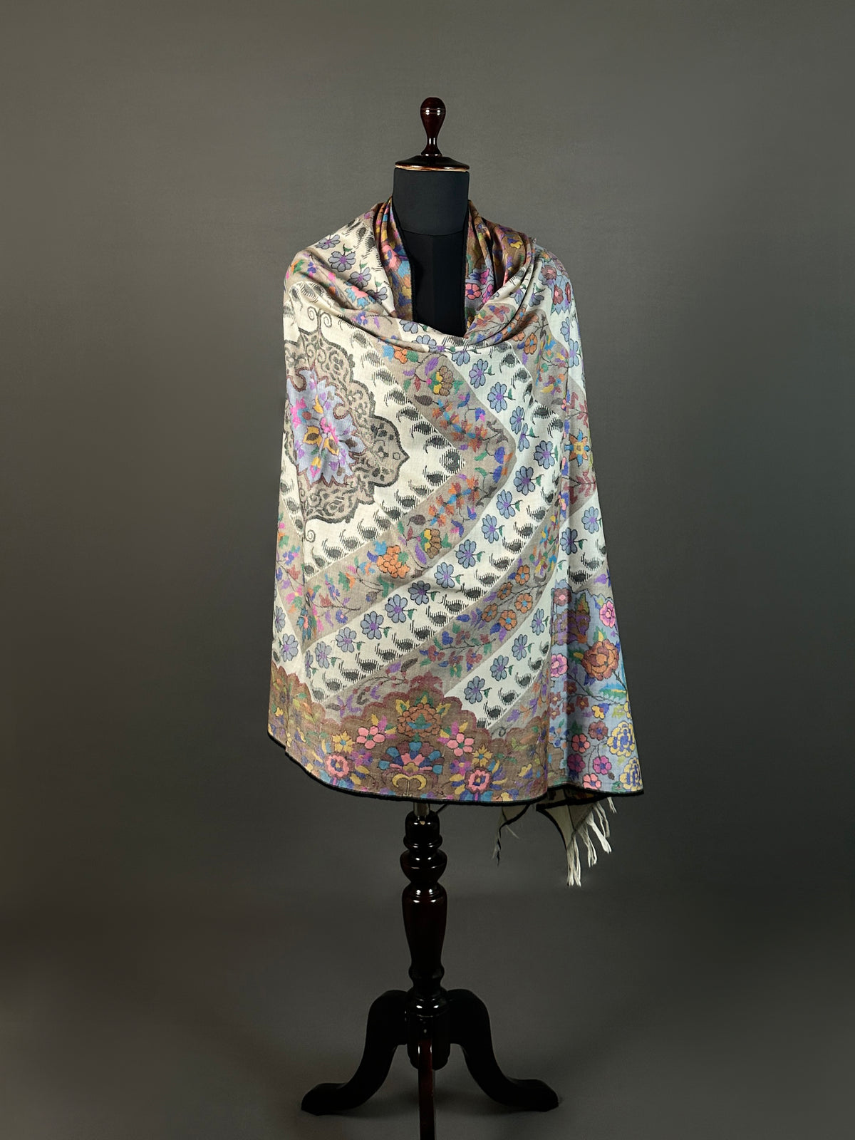 Pashmina Women's Handloom Kani Shawl