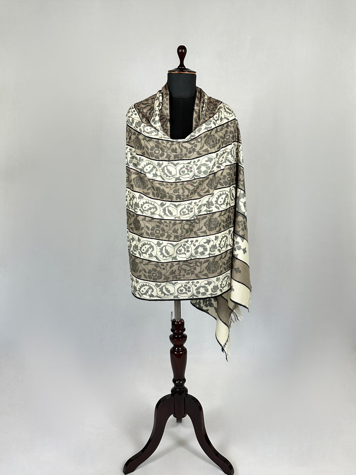 Pashmina Women's Handloom Kani Shawl