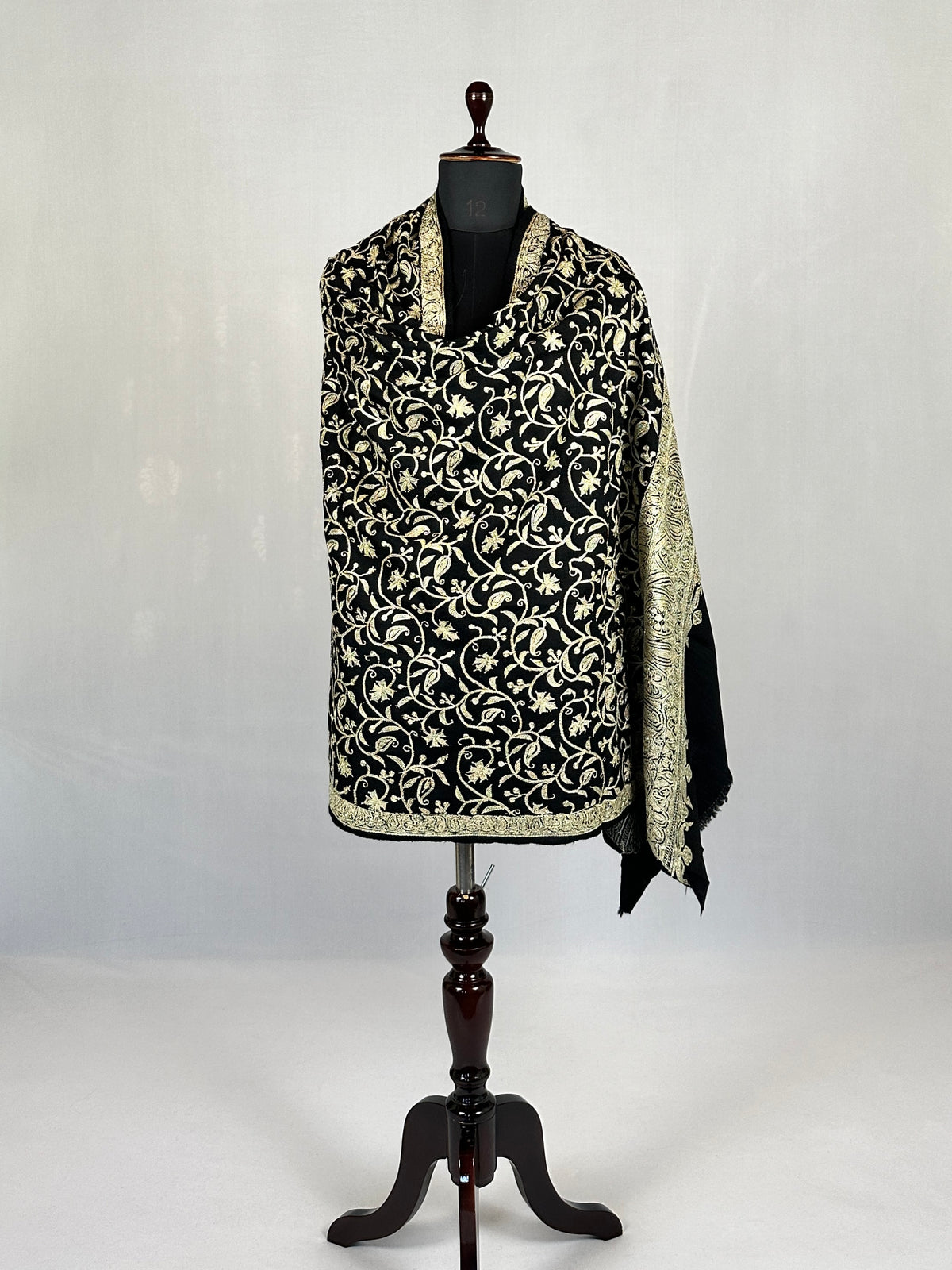 Pashmina Handloom Tilla Shawl