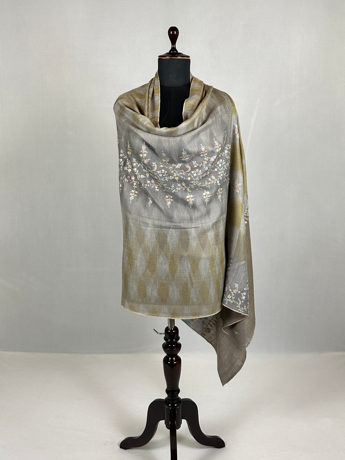 Pashmina Handloom Sozni Shawl