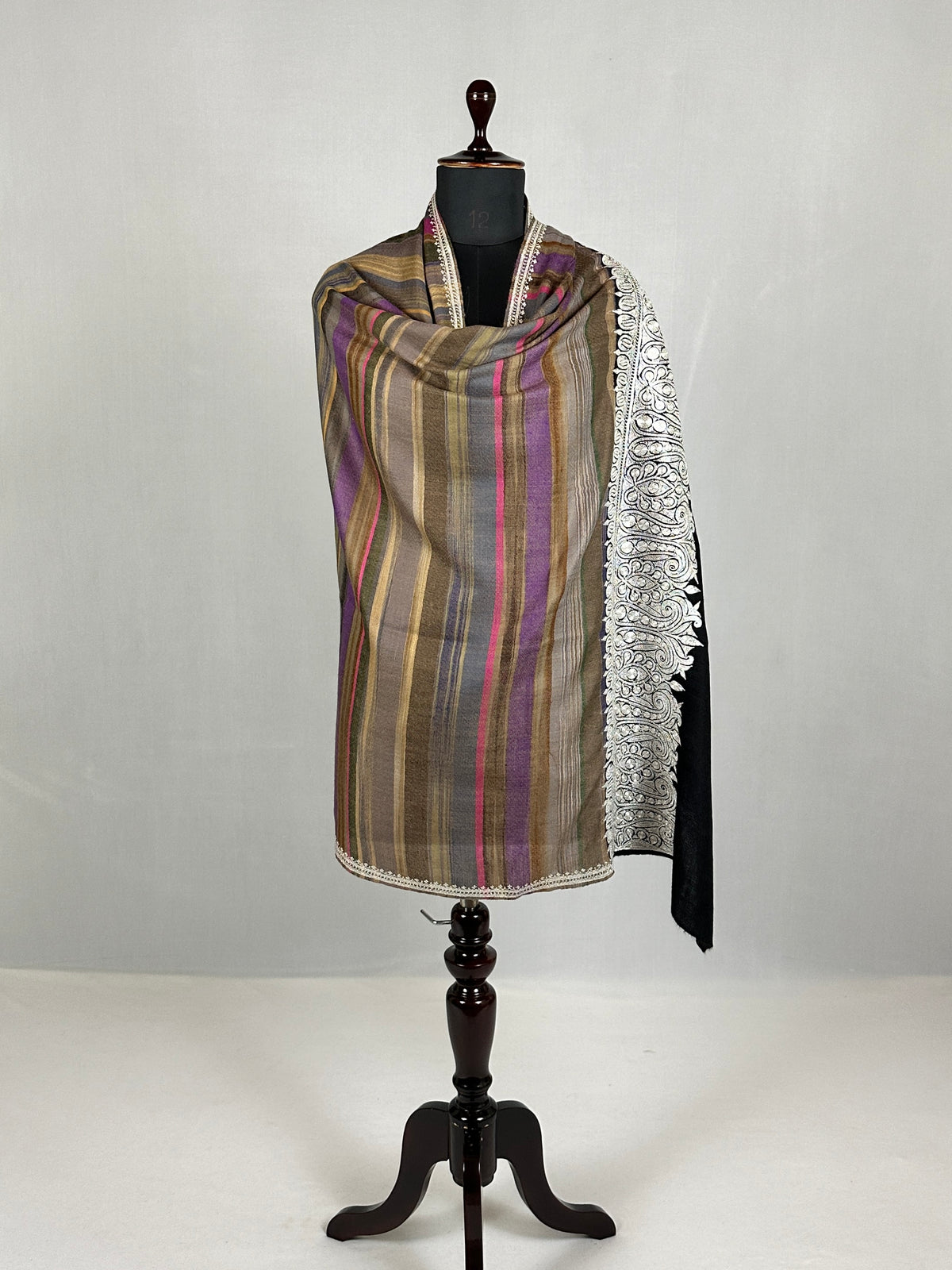 Pashmina Handloom Tilla Shawl