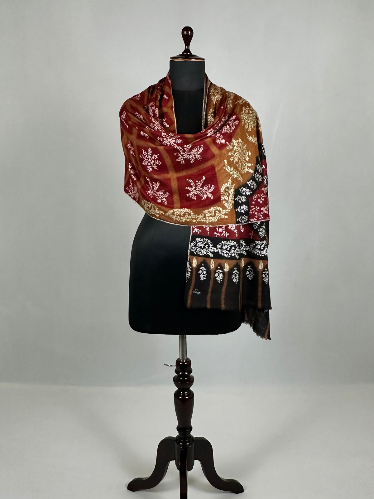 Pashmina Handloom Sozni Stole