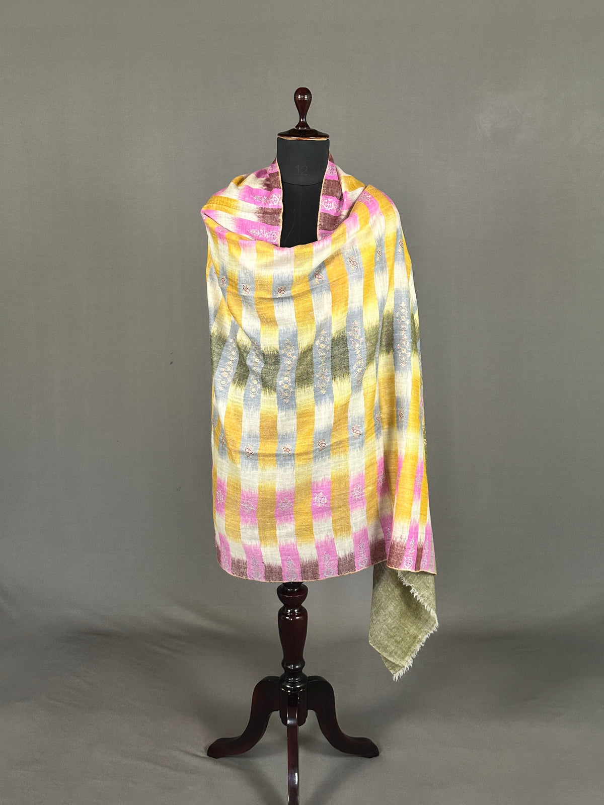 Pashmina Handloom Sozni Shawl