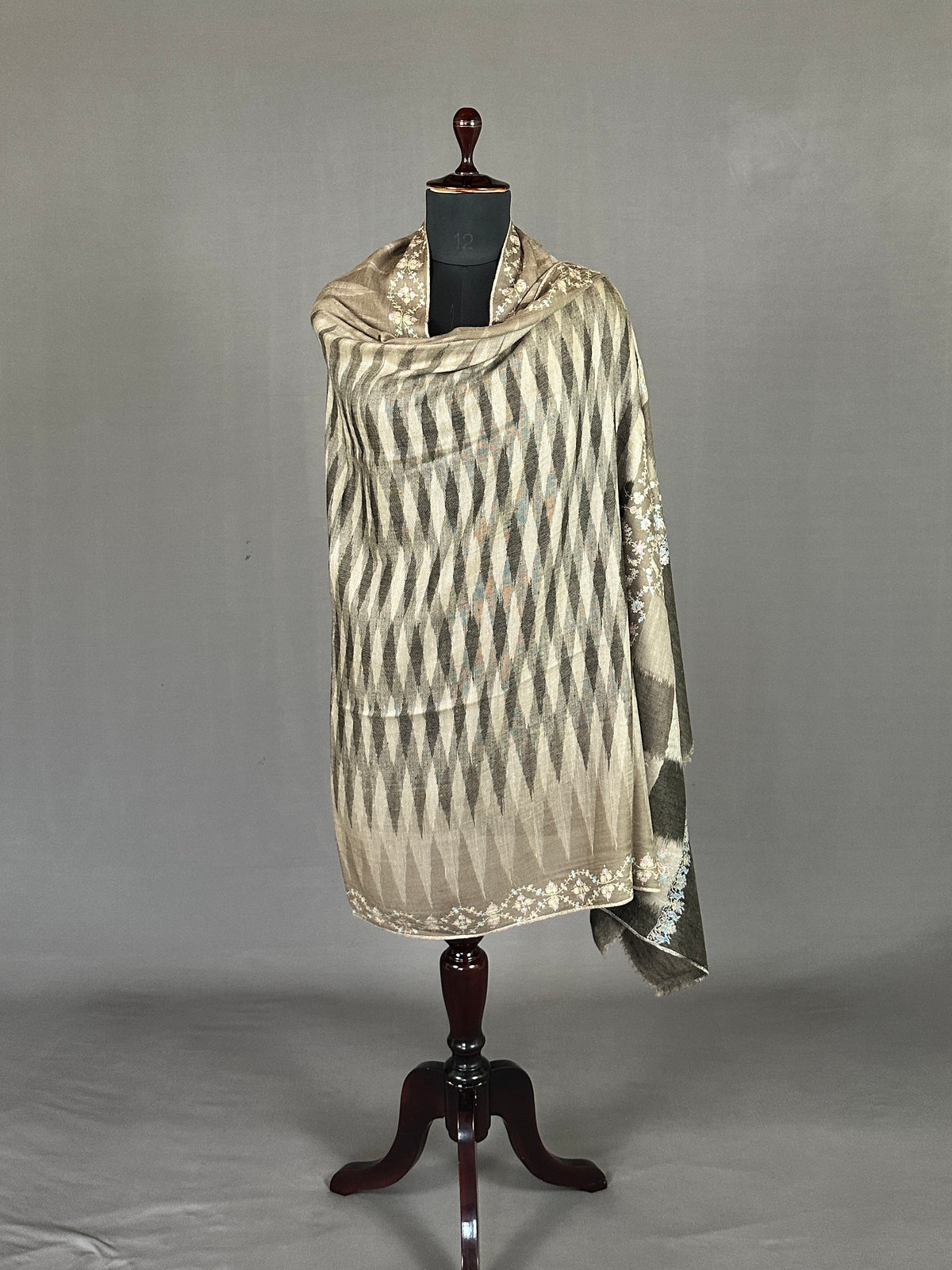 Pashmina Handloom Sozni Shawl