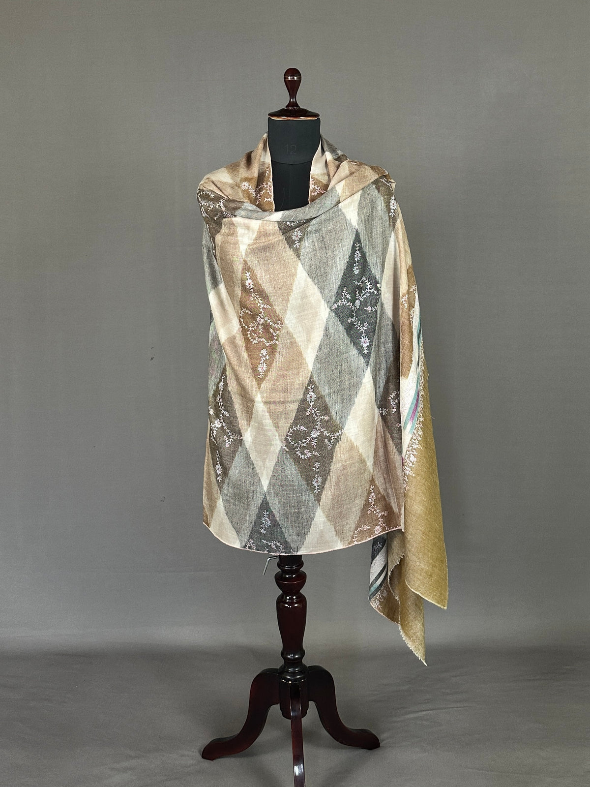 Pashmina Handloom Sozni Shawl