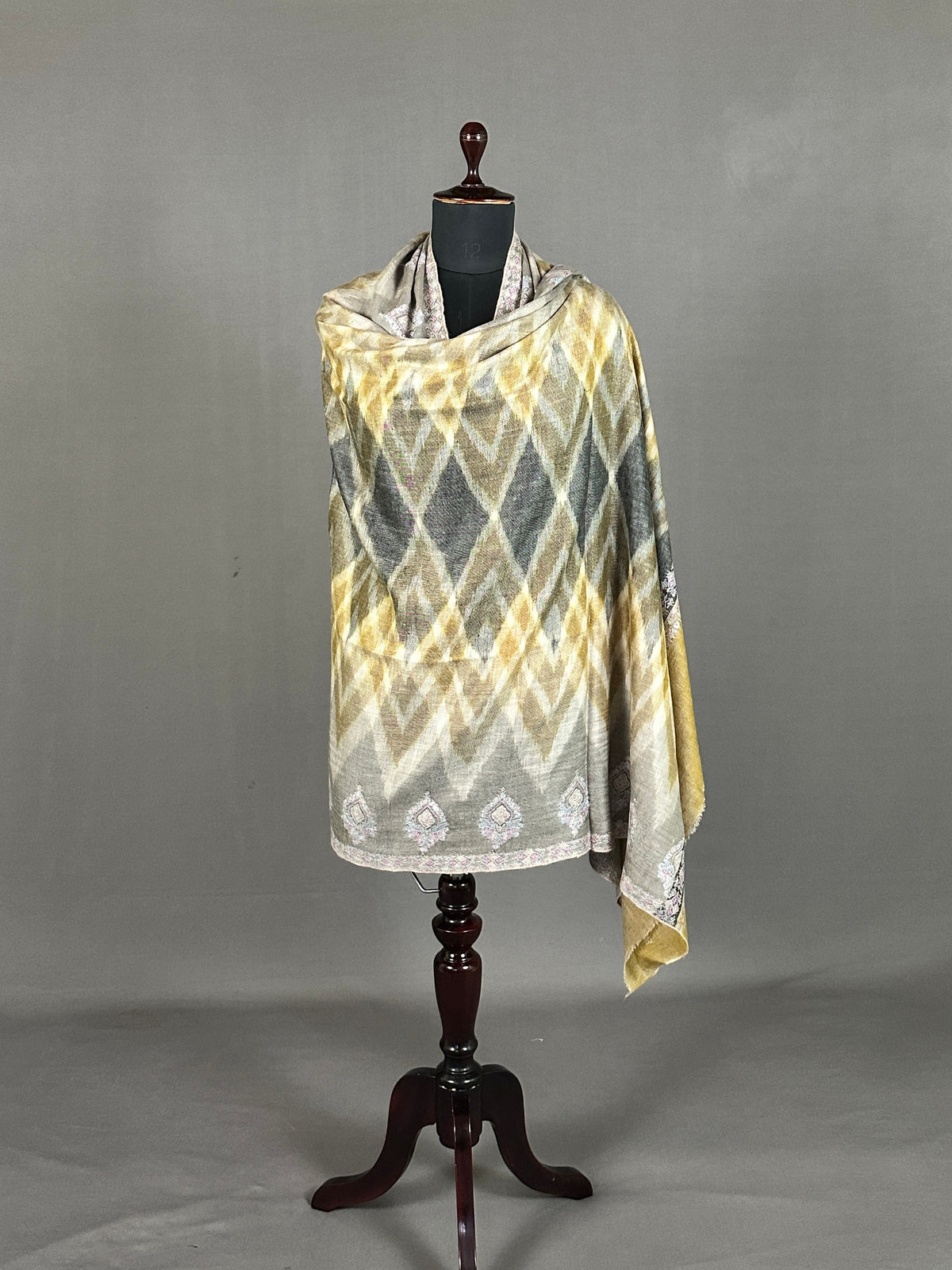 Pashmina Handloom Sozni Shawl